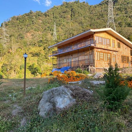 Log Cabin In The Woods Bed & Breakfast Gangtok Dış mekan fotoğraf