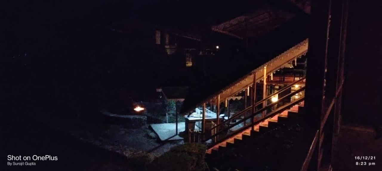 Log Cabin In The Woods Bed & Breakfast Gangtok Dış mekan fotoğraf
