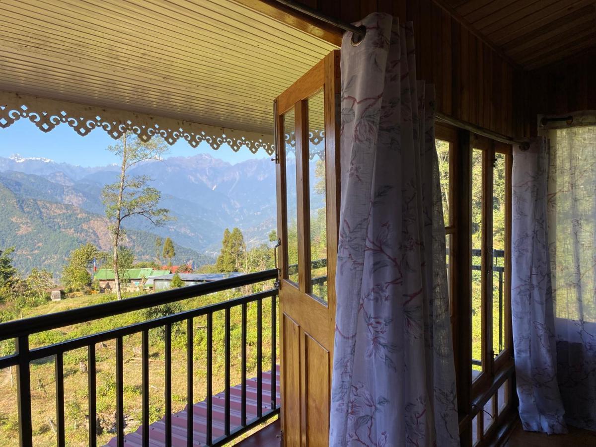 Log Cabin In The Woods Bed & Breakfast Gangtok Dış mekan fotoğraf