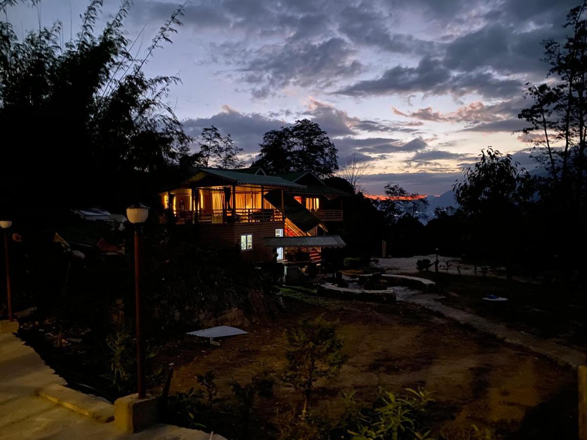 Log Cabin In The Woods Bed & Breakfast Gangtok Dış mekan fotoğraf