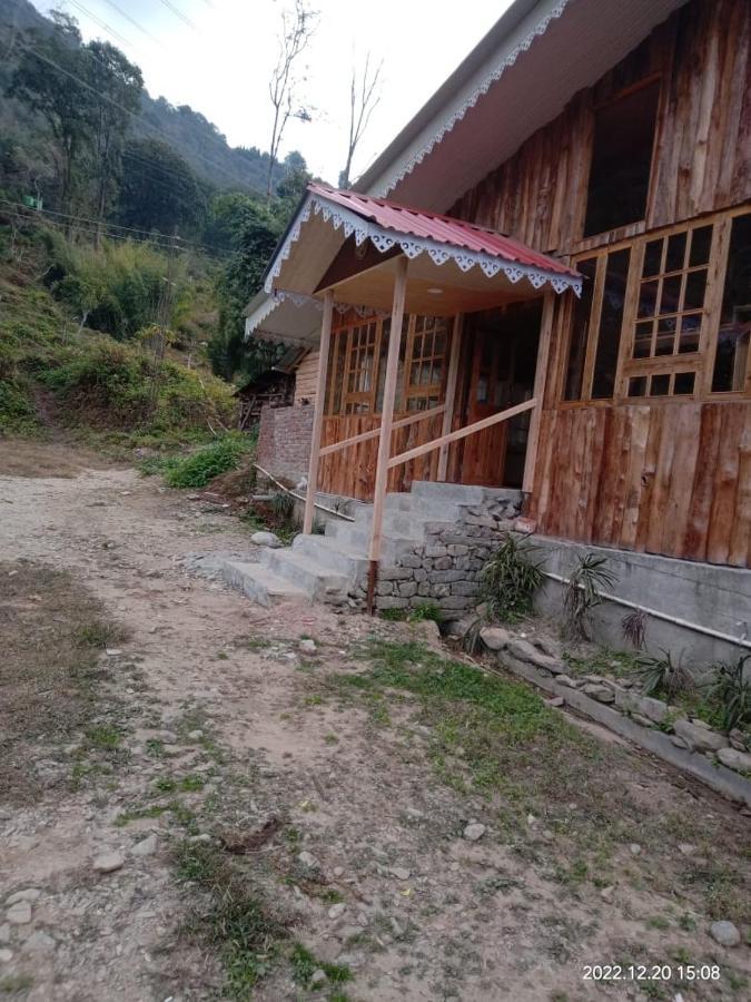 Log Cabin In The Woods Bed & Breakfast Gangtok Dış mekan fotoğraf